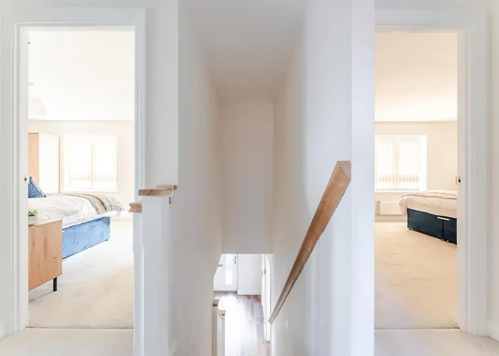 Casa vacanze Spacious 4-bed Contractor In Stoke Gifford, Bristol, With Access To Parkway, Free Parking, And Wi-fi Bristol