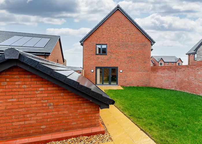 Spacious 4-bed Contractor In Stoke Gifford, Bristol, With Access To Parkway, Free Parking, And Wi-fi